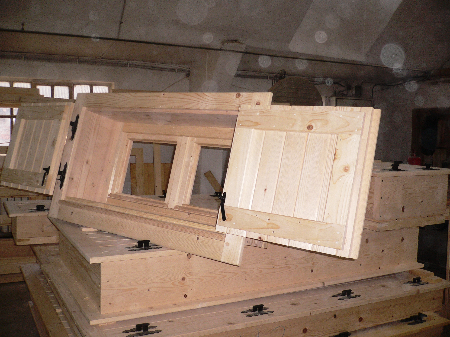 Couri i mobilier din rachit SC IVACOM SERV SRL SURAIA