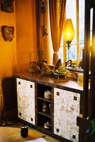 Hall tables, Design