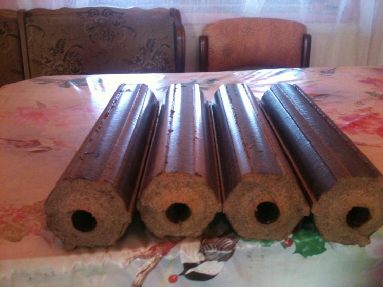 Wood briquets