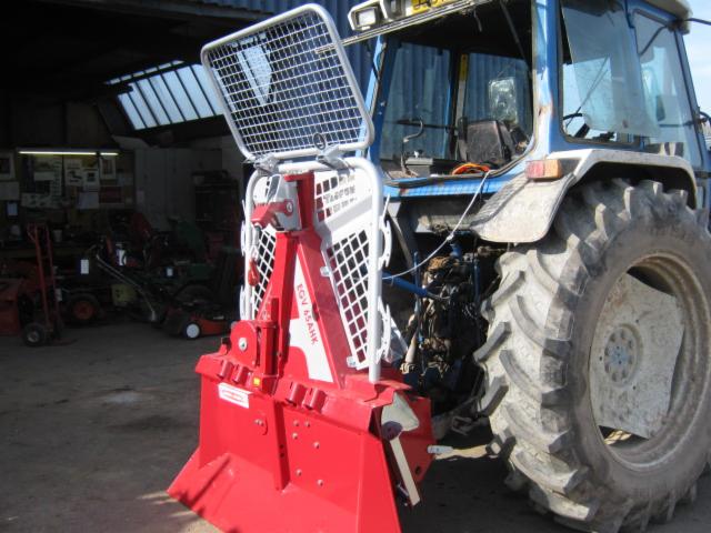 Accessories for harvesting machines, Cable winch
