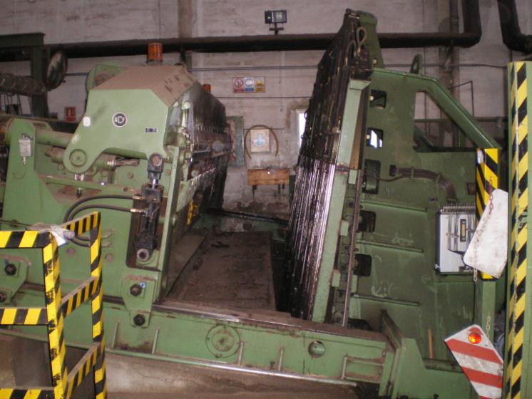 Slicing   Cleaving   Chipping   Debarking, TRANCHEUSE VERTICAL