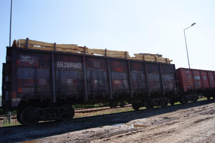 Train freight, 1   700 wagons