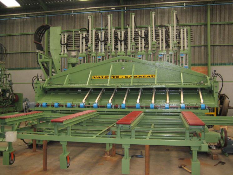 Slicing   Cleaving   Chipping   Debarking, PLANA VERTICAL