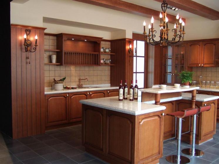 Antine e componenti in legno per cucine