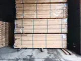 Basınç Uygulanmış Veya Inşaatlık Kereste – Üreticileri Bulun - Çam - Redwood 40-50 mm * 84-160 mm * 4500 mm fırın kuru 40 m3 / spot