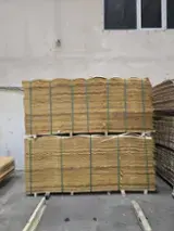 Trouvez tous les produits bois sur Fordaq - SEZAR FOREST SRL - Mm Hêtre déroulage 30-300 m3 / mois
